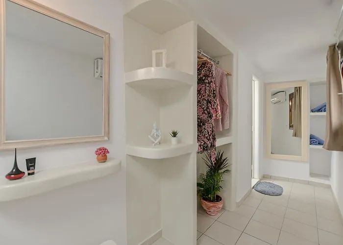 Geolenas - Naxian Old Agora